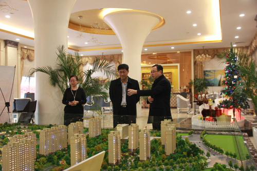 华纳娱乐公司行莅临万海金地参观考察