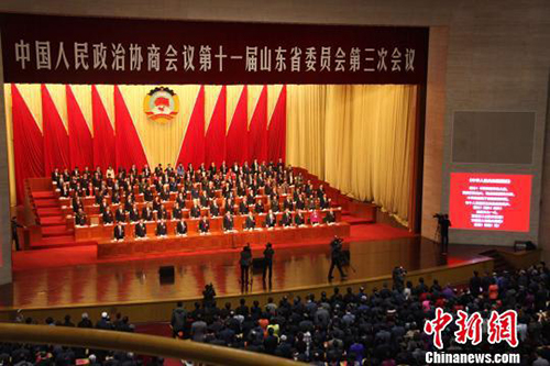 华纳娱乐公司董事长徐绥远出席山东省政协第十一届第三次会议