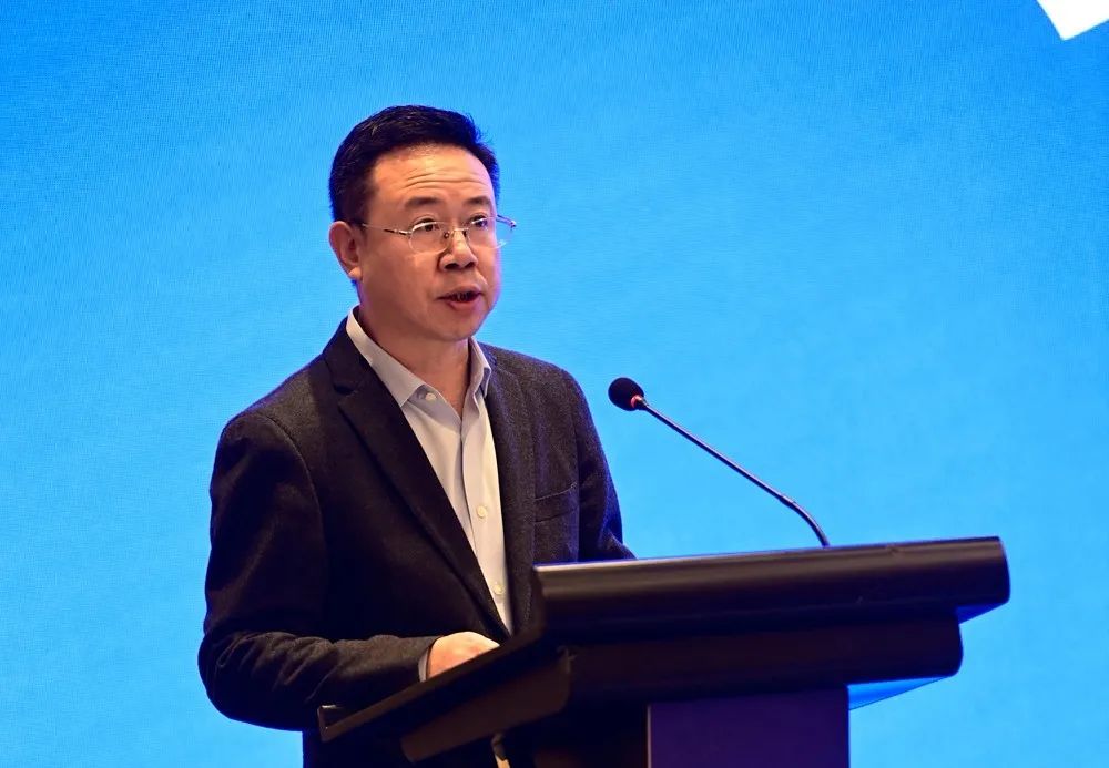 华纳娱乐公司副总裁章亮获邀致辞重庆巴南区举行第四次招商项目集中签约